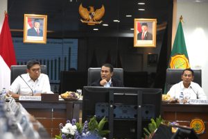 Harga Gabah Tidak Boleh Turun, Mentan Amran Ingatkan Bulog HPP Tahun Ini Rp6.500 Perkilogram