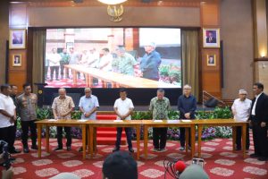 Mentan Amran Fasilitasi Kesepakatan Bulog dan Penggilingan Padi Serap Gabah 2,1 Juta Ton Beras