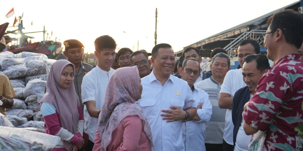 Sahur Bersama Nelayan, KKP Pastikan Pasokan Ikan Aman Jelang Idul Fitri 2025