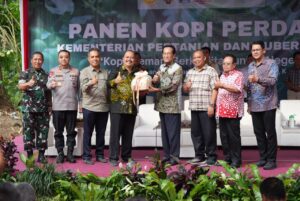 Panen Perdana Kopi Robusta Lereng Merapi, Kementan Dukung Sleman Jadi Sentra Kopi Unggulan