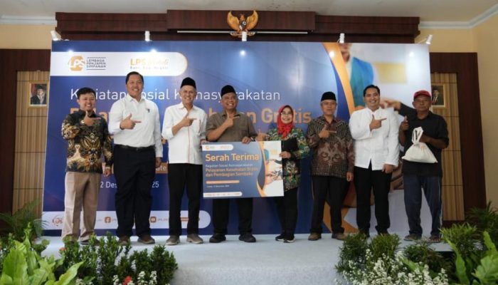 LPS Gelar Layanan Kesehatan dan Sembako Gratis di Gayamharjo, Bupati Sleman Turut Mendampingi