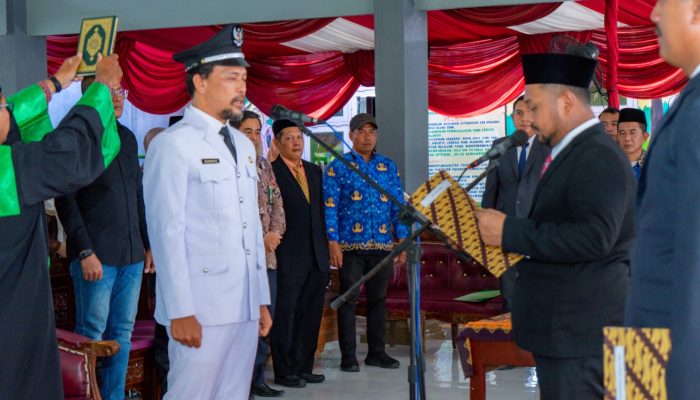Bupati Gresik Tegaskan Desa Jadi Tonggak Pembangunan saat Lantik Kades PAW Wadak Kidul
