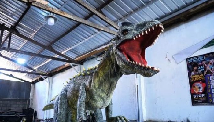 Pemuda Bantul Bangun Usaha Animatronik dari Hobi