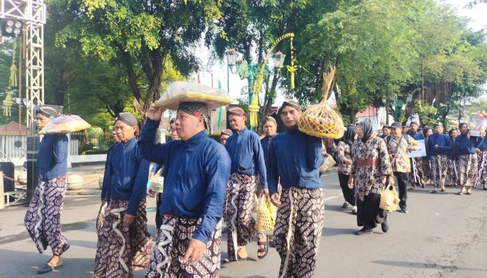 12 Ribu Pamong Kalurahan Se-DIY Ikuti Kirab dan Pisowanan Mangayubagyo 80 Tahun Yuswo Dalem Sri Sultan HB X