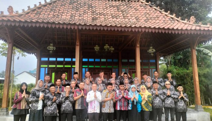 Hadiri Syawalan Forkom BPKal Depok, PMK Sosialisasikan PAW Lurah dan Plt Panewu Depok Tawarkan Kerjasama