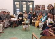 Ratusan Warga Jogja Napak Tilas Kartini Berkebaya